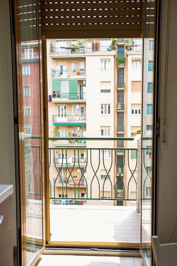 Lorenteggio Studio Apt Milan Exterior photo