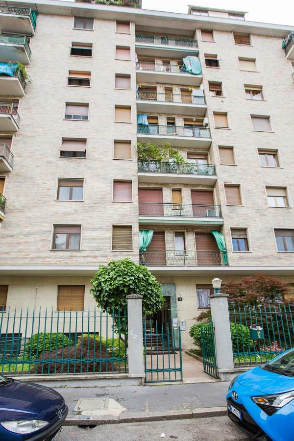Lorenteggio Studio Apt Milan Exterior photo