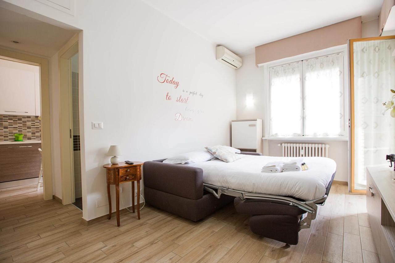 Lorenteggio Studio Apt Milan Exterior photo